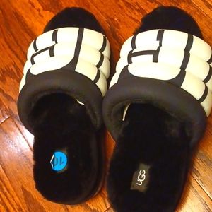 Uggs New Black.Slippers NWOT SZ 10 Women